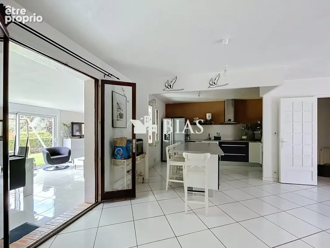 Maison 5 pièces 109 m² à vendre à Notre-Dame-De-Bondeville (76960) - photo 5