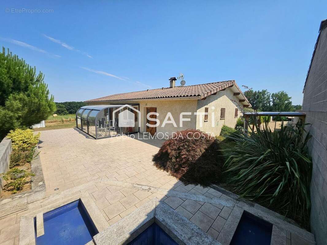 Maison 145 m² à Castelnau-D'auzan  - photo 4