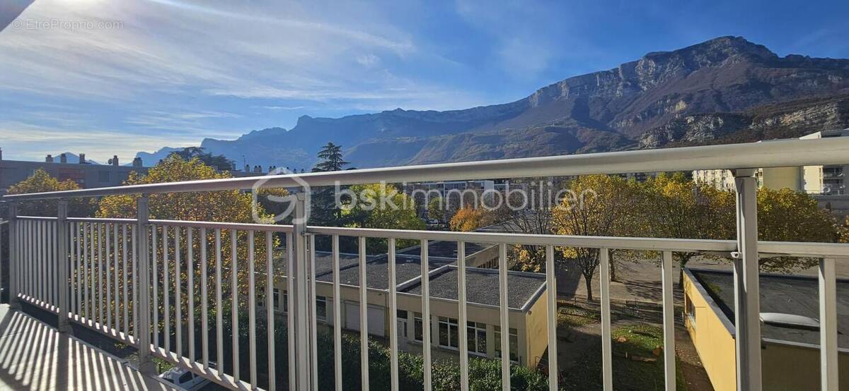 Appartement à LE PONT-DE-CLAIX