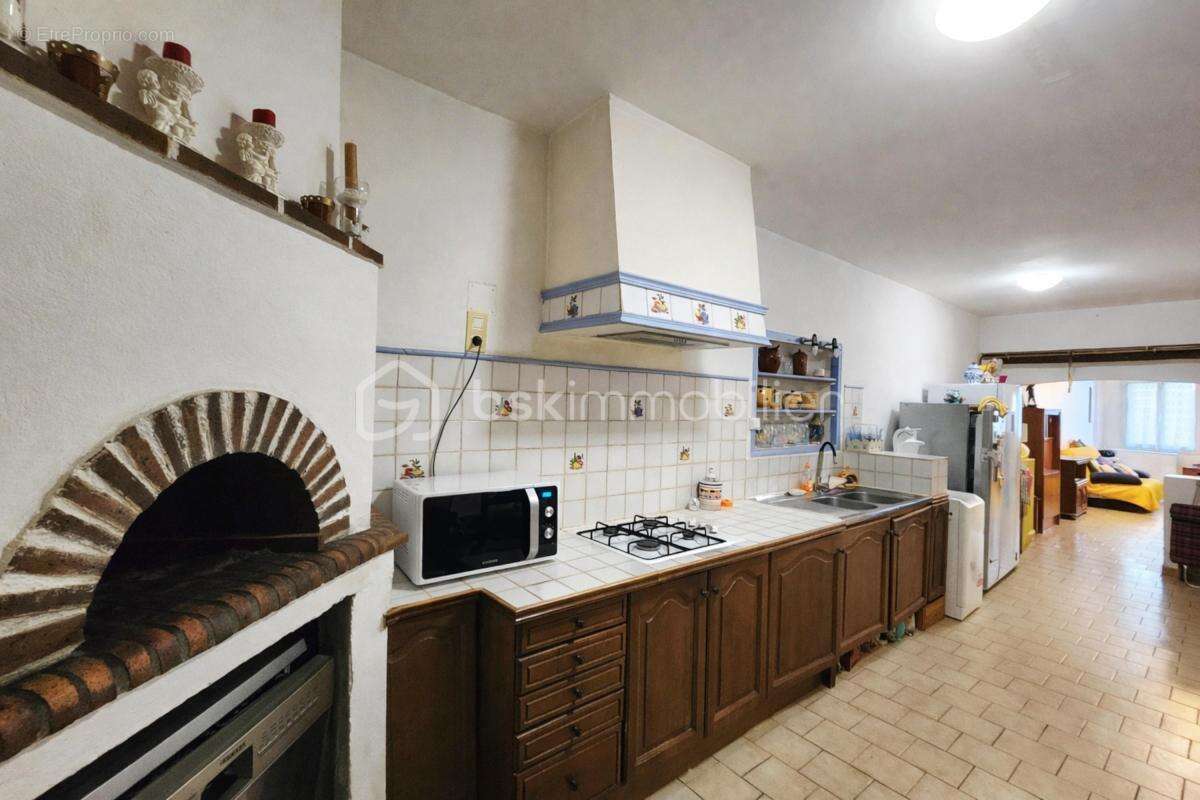 Maison à LA TOUR-D'AIGUES