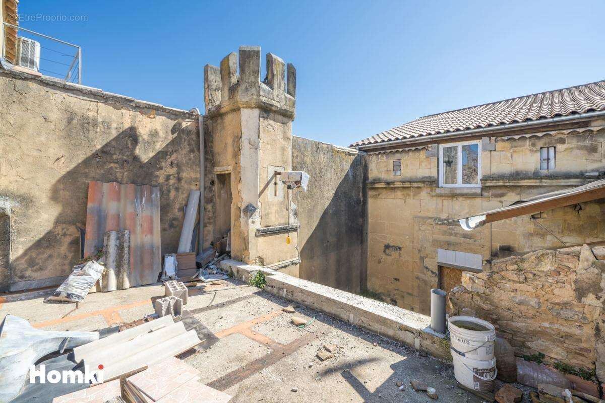 Appartement à BAGNOLS-SUR-CEZE