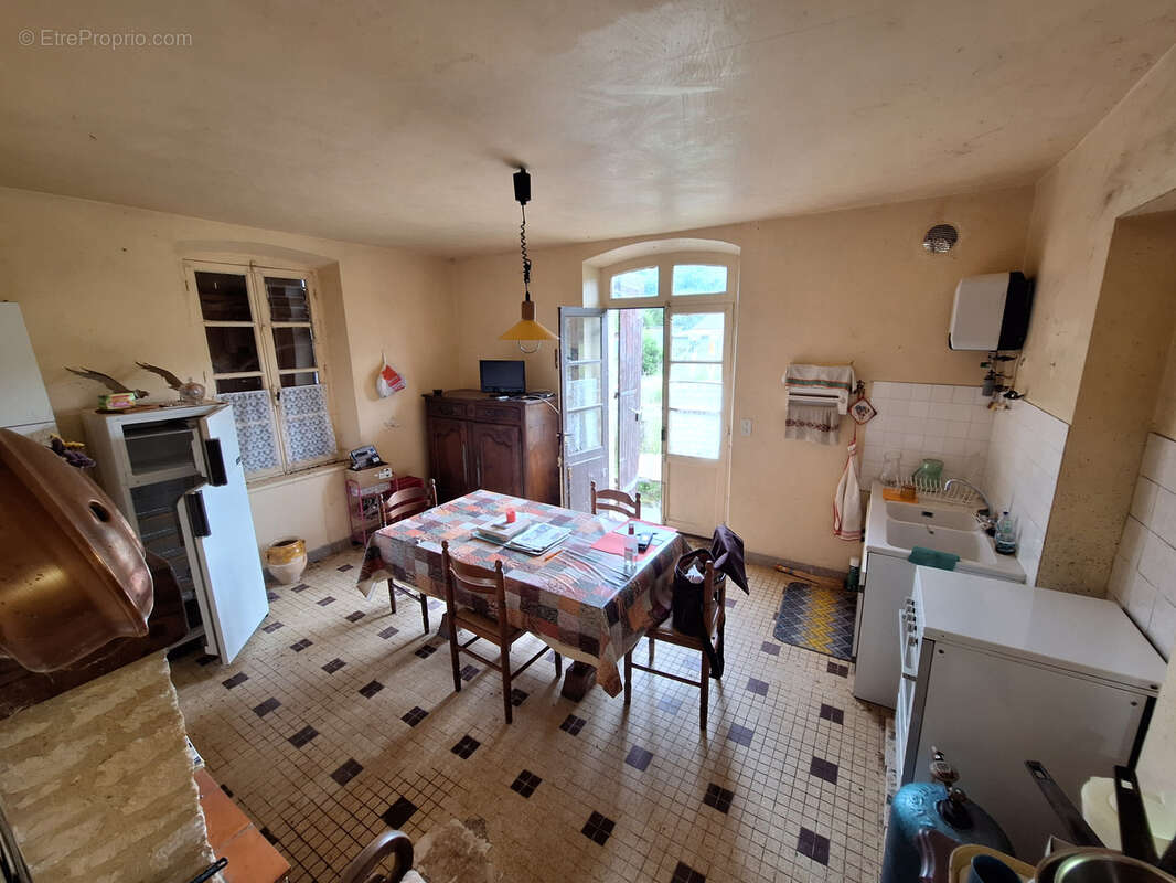 Maison à SAINT-CERNIN-DE-L&#039;HERM