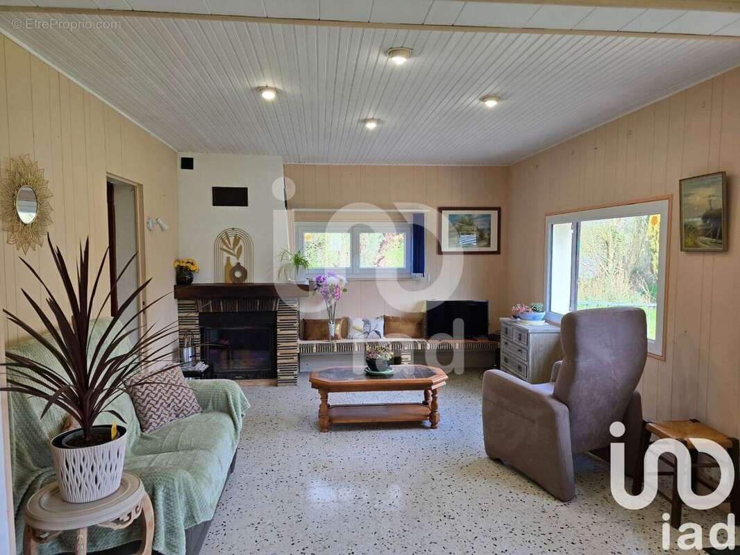 Photo 8 - Maison à LA NEUVILLE-LES-BRAY