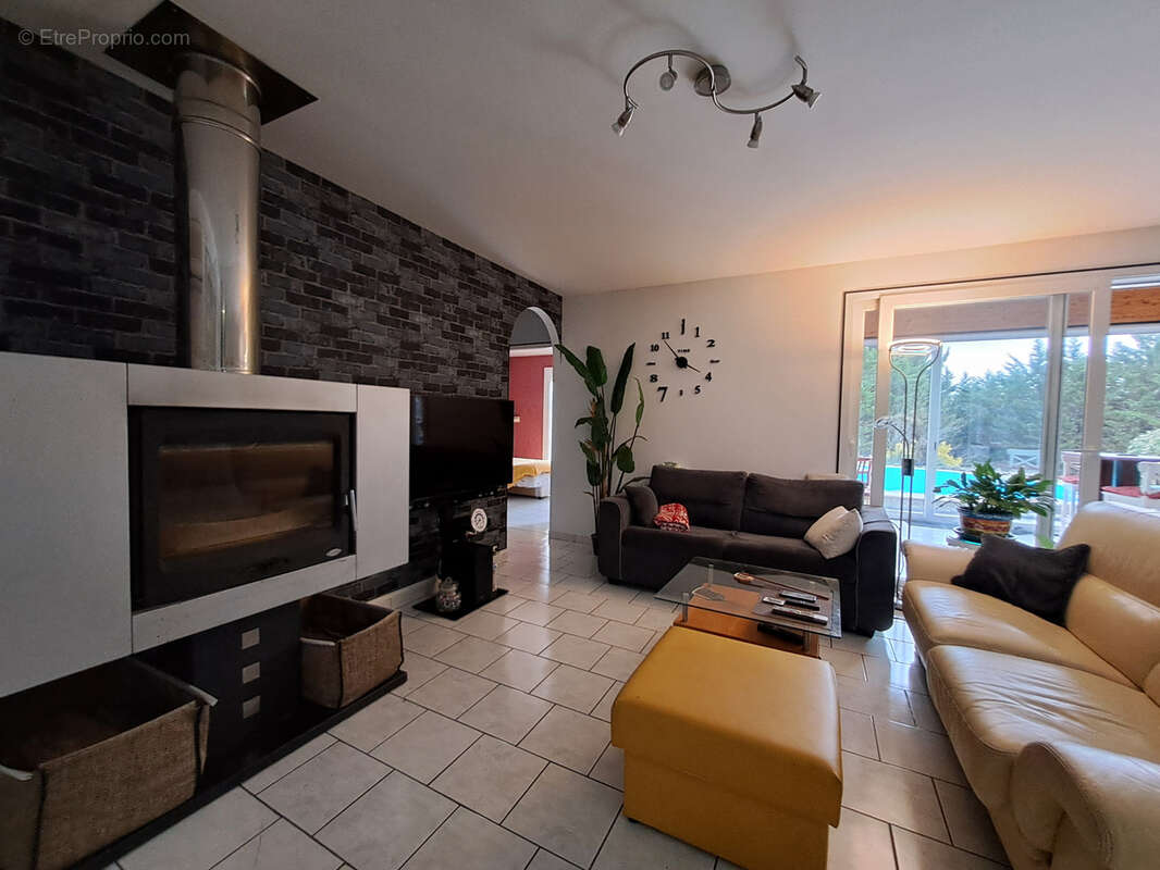 Maison à PORT-SAINTE-MARIE