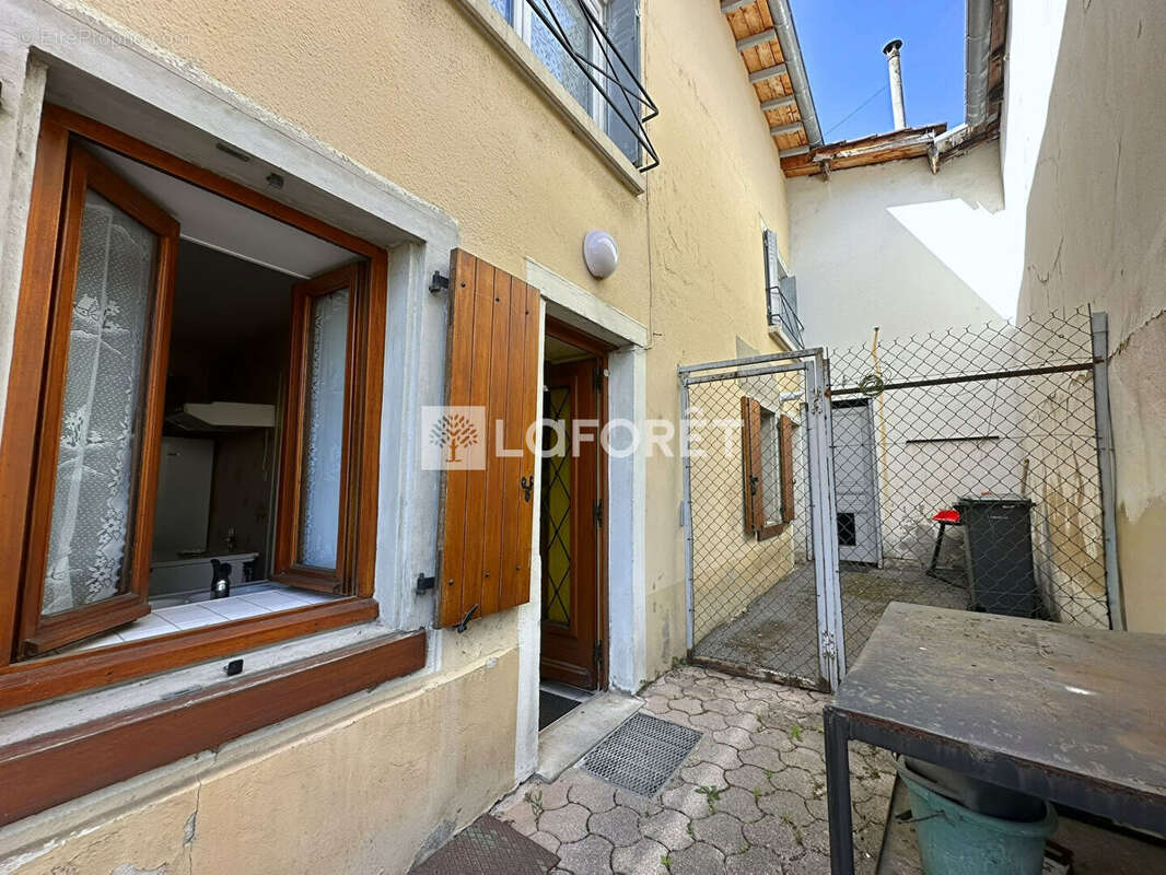 Maison à CHATILLON-SUR-CHALARONNE