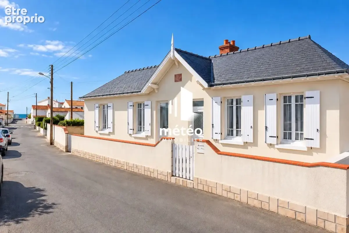 Le charme des années 1920 au coeur du centre-ville de La Tranche-sur-Mer - photo 12