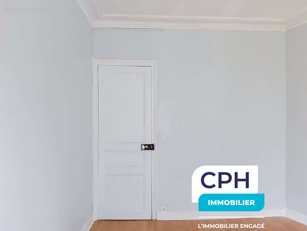 Appartement à COURBEVOIE