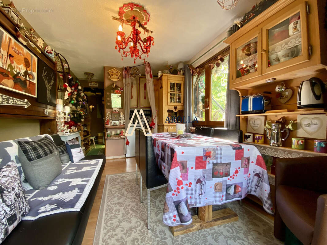 Appartement à DEMI-QUARTIER