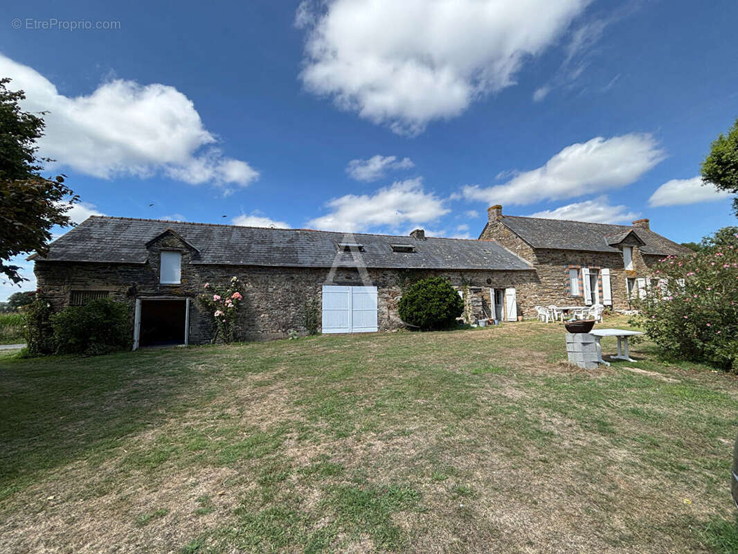 Maison à DERVAL
