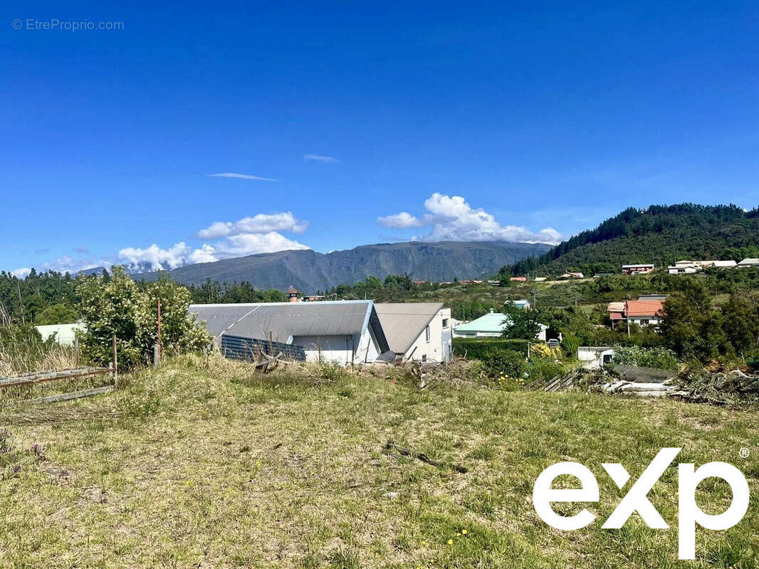 Terrain à SAINT-PIERRE