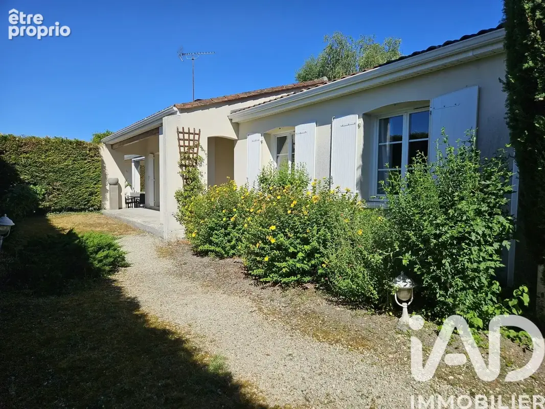 Photo 1 - Maison à COGNAC