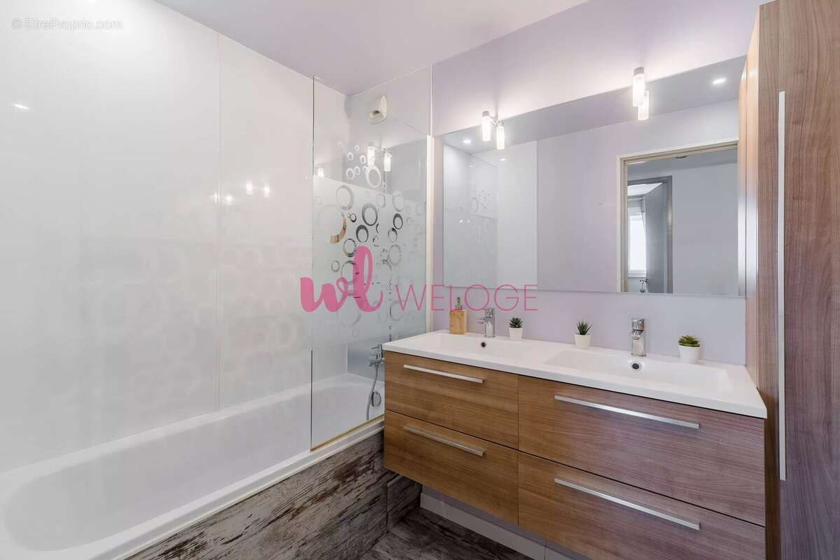 Appartement à DECINES-CHARPIEU