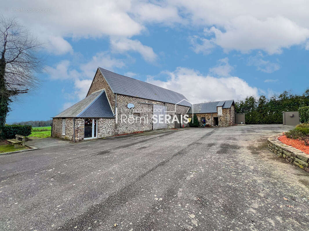 À vendre - Maison de caractère avec piscine et dépendance à Clécy, au coeur de la Suisse Normande - photo 17