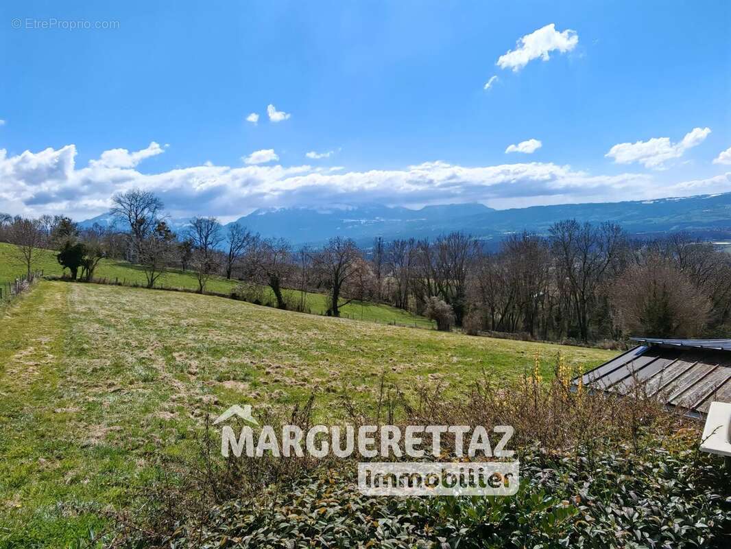 Appartement à CRANVES-SALES