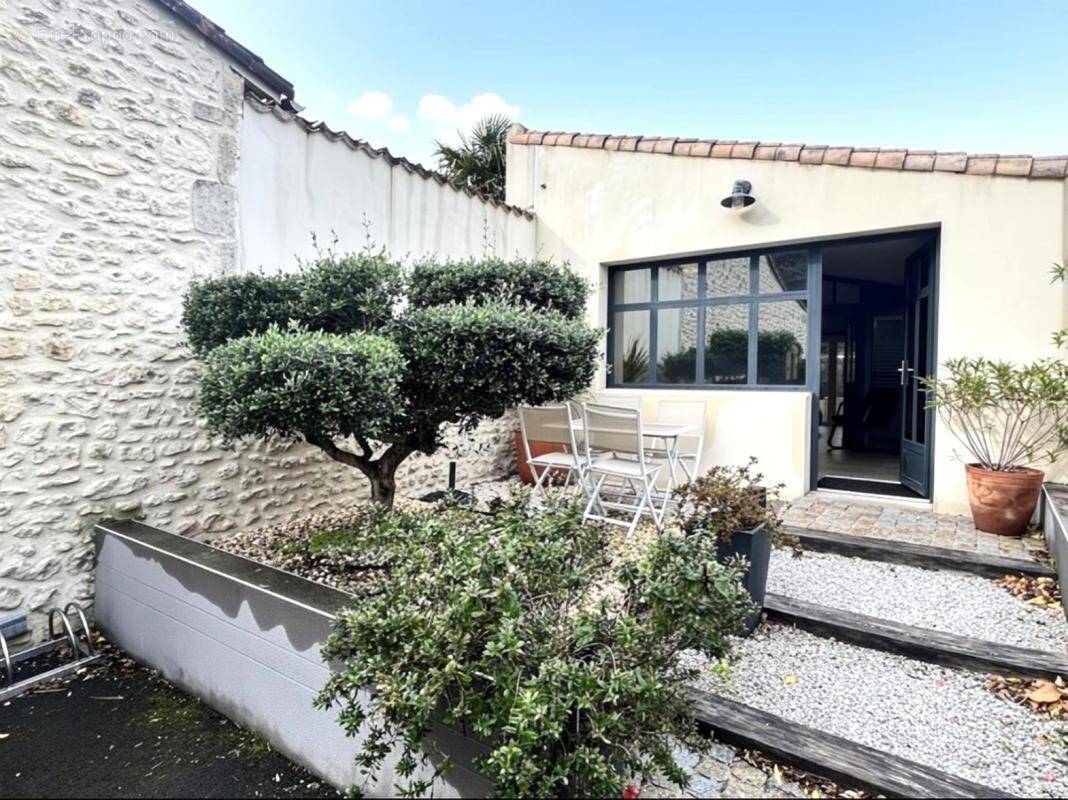 Maison à MESCHERS-SUR-GIRONDE