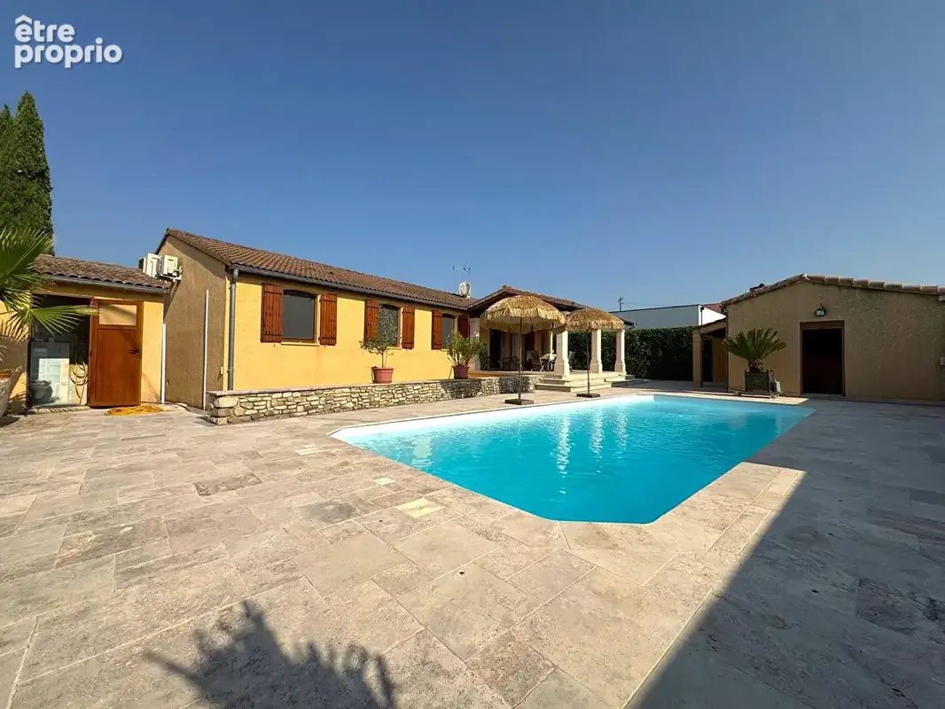Photo Maison à Saint-Julien-Les-Rosiers au prix de 440 000€