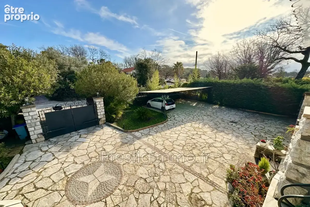 Maison 8 pièces 270 m² à vendre à Roquefort-Les-Pins (06330) - photo 3