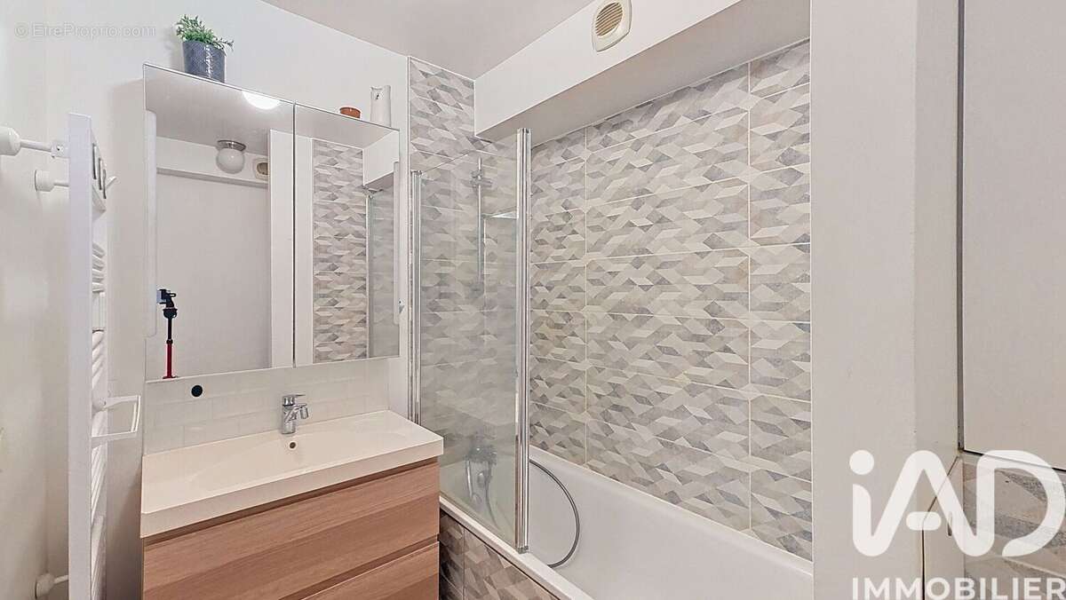 Appartement 29 m² à Thieux  - photo 4