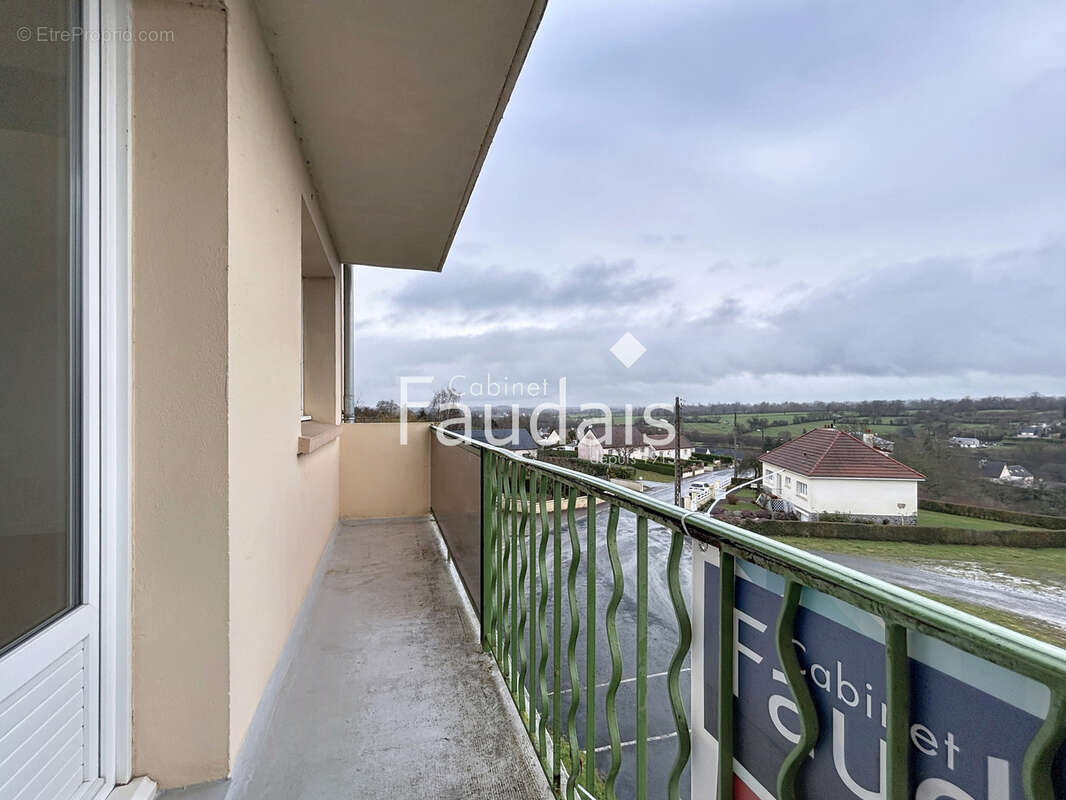 Appartement à PONT-HEBERT