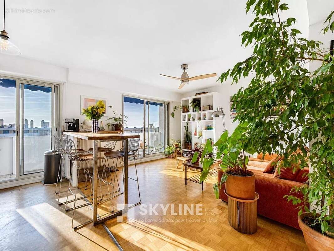 Appartement à MARSEILLE-1E