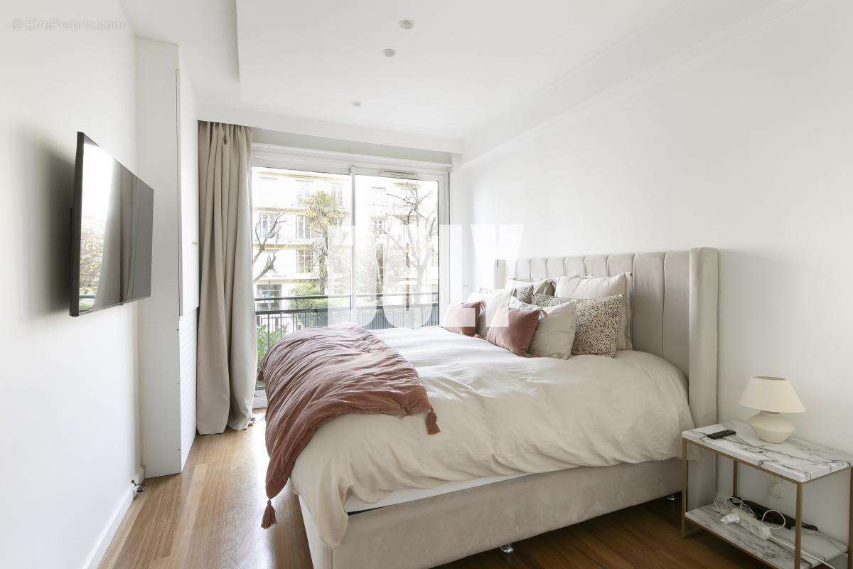 Appartement à NEUILLY-SUR-SEINE