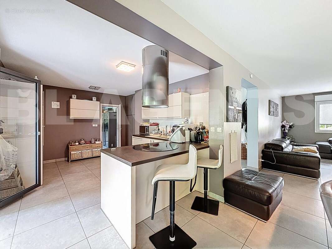 maas_00011 - Maison à REHON