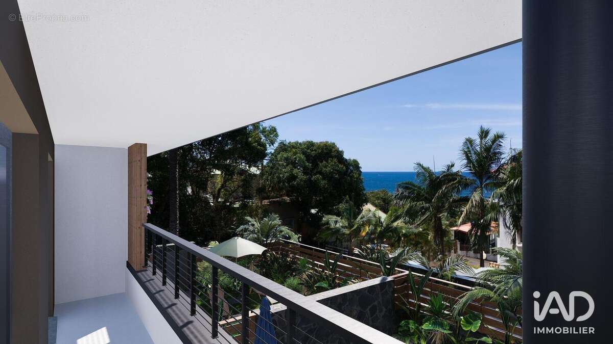 Maison 96 m² à Saint-Pierre  - photo 3