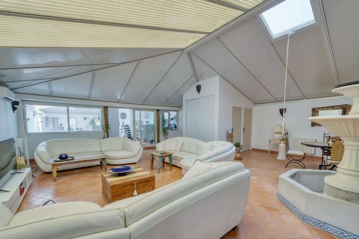 Maison à SAINT-JUST-LUZAC