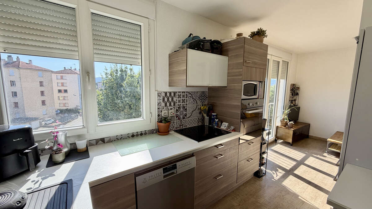 Appartement t2 42 m2 - romans ouest - photo 2