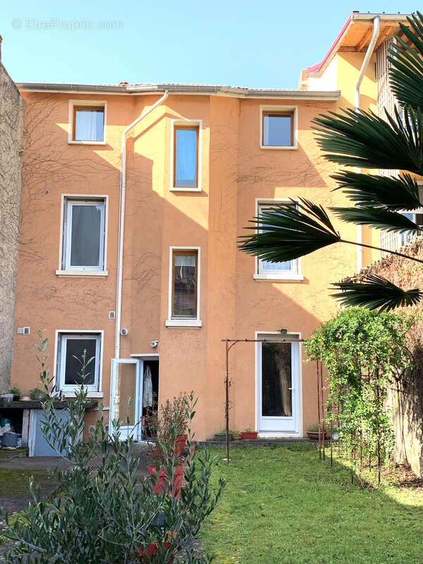 Maison à VILLEURBANNE