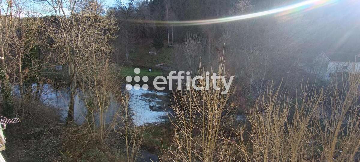 Appartement à LA MONNERIE-LE-MONTEL
