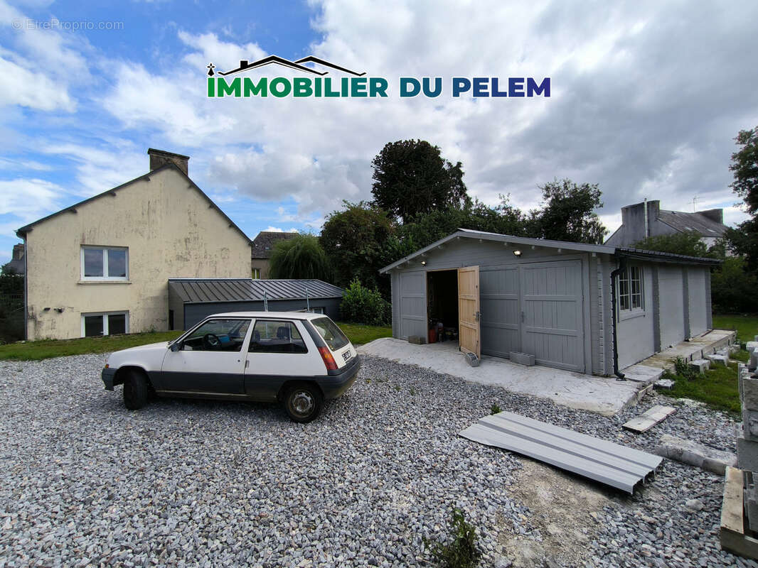 Maison à MAEL-CARHAIX