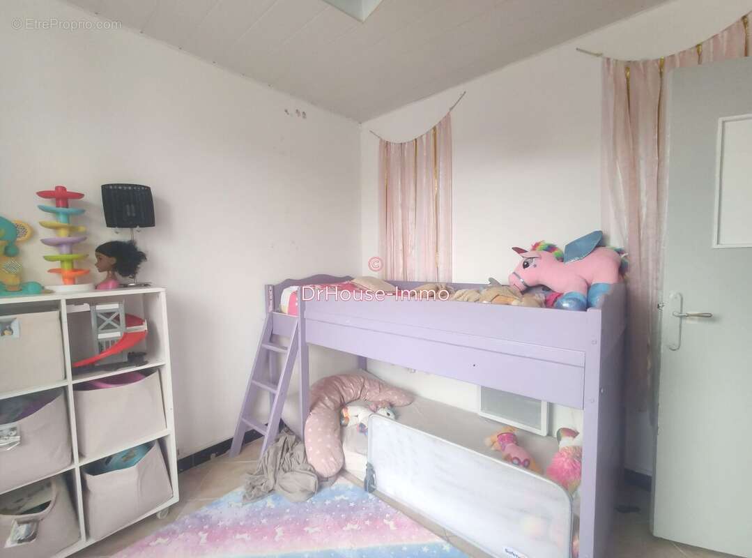 Appartement à PEYROLLES-EN-PROVENCE