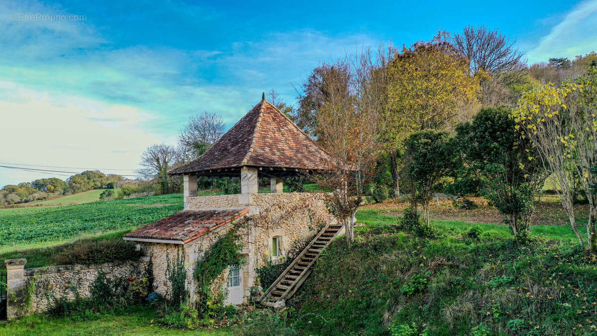 Maison à NEUVIC