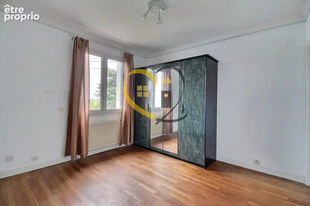 Maison familiale La Chapelle-saint-Ursin - photo 12