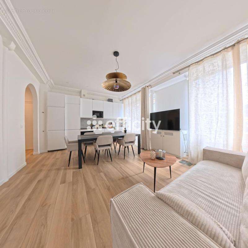 Appartement à PARIS-12E