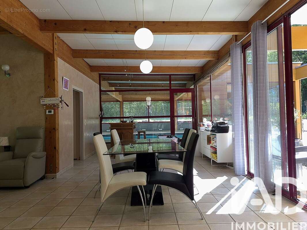 Maison 306 m² à Vinzelles  - photo 5