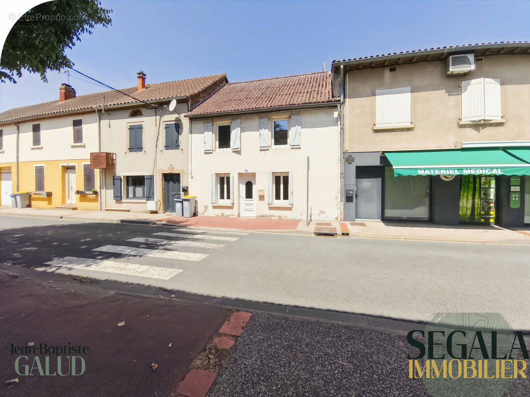 Maison à MIRANDOL-BOURGNOUNAC