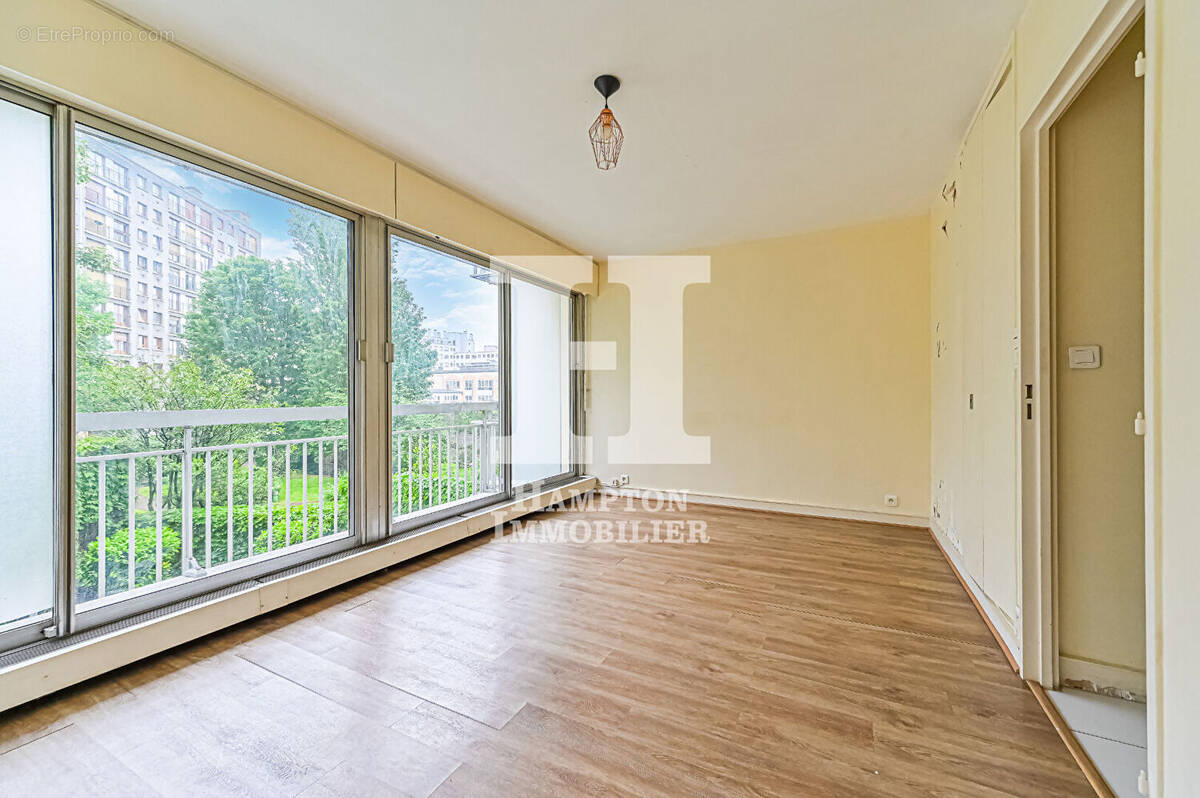 Appartement à PARIS-19E
