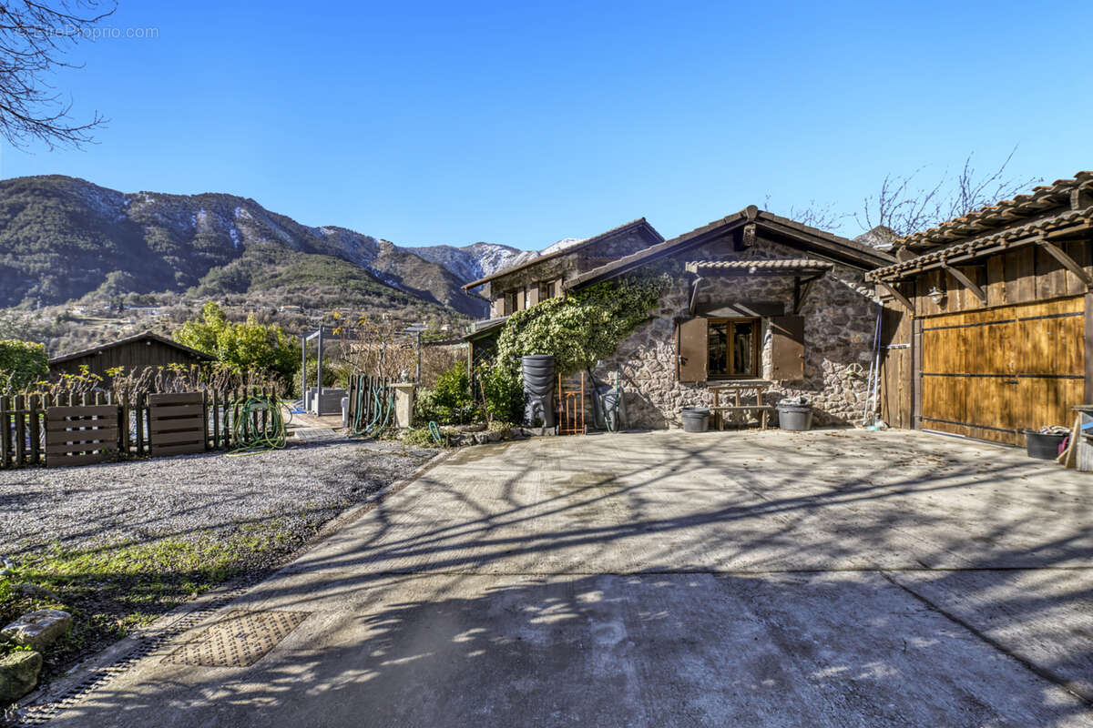 Maison à ROQUEBILLIERE