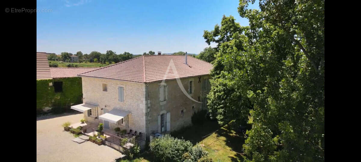 Maison à PUYLAROQUE