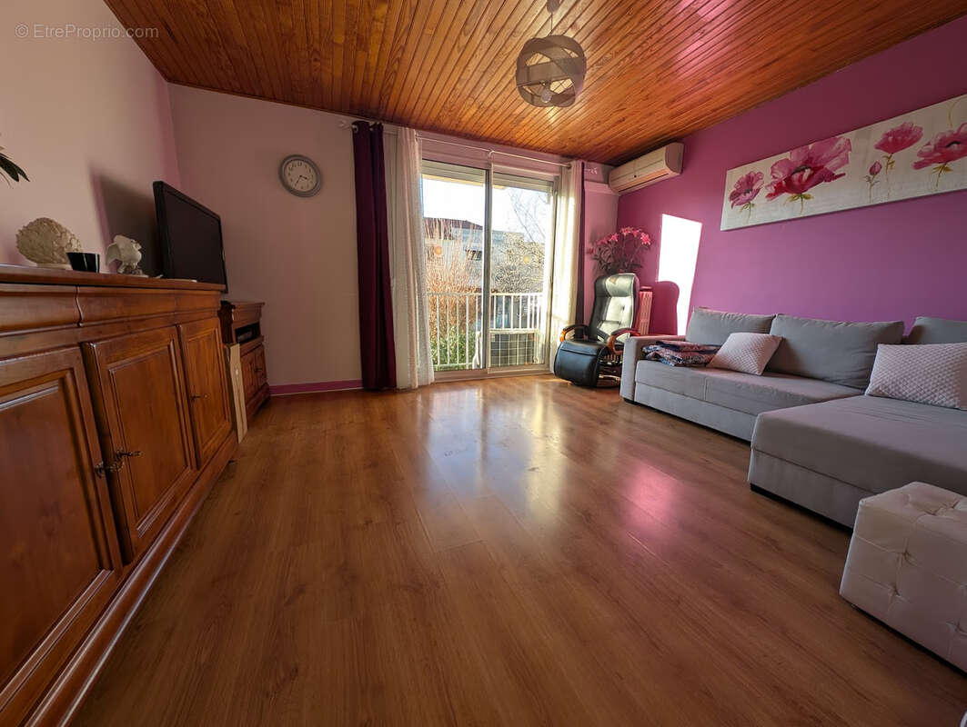 Appartement à GUILHERAND-GRANGES