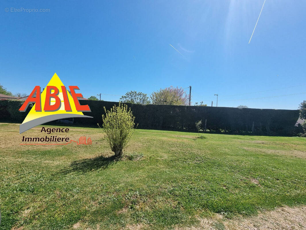 Photo 1 - Terrain à BENET