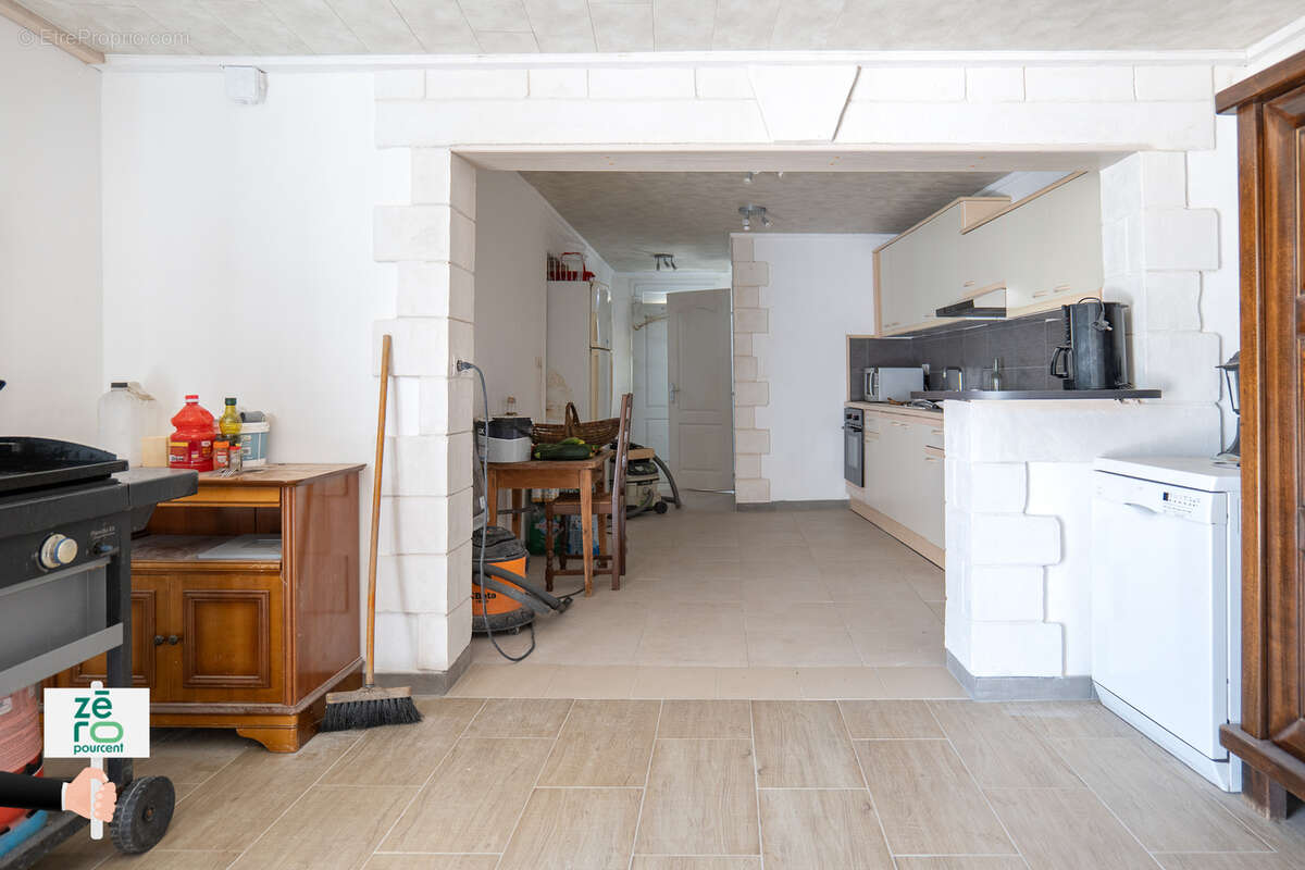 Maison à CHAMPAGNE-LES-MARAIS