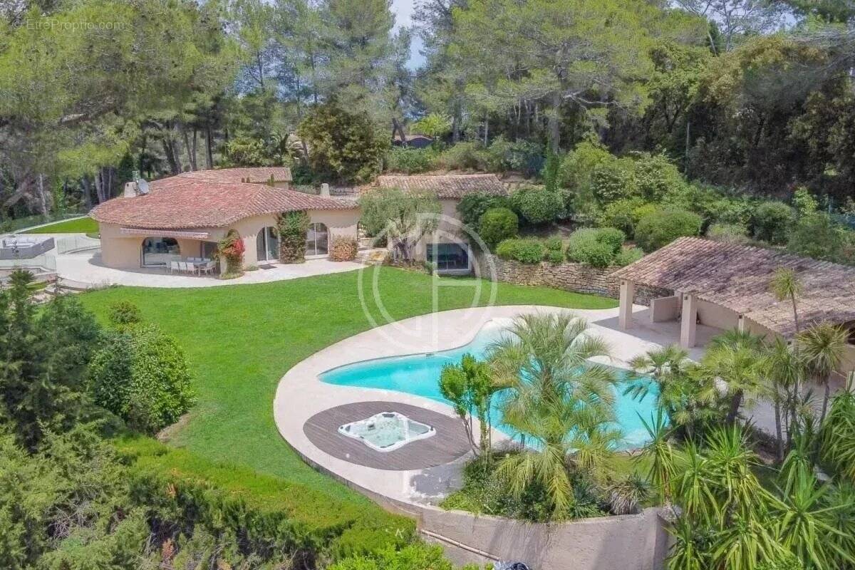 Maison à MOUANS-SARTOUX