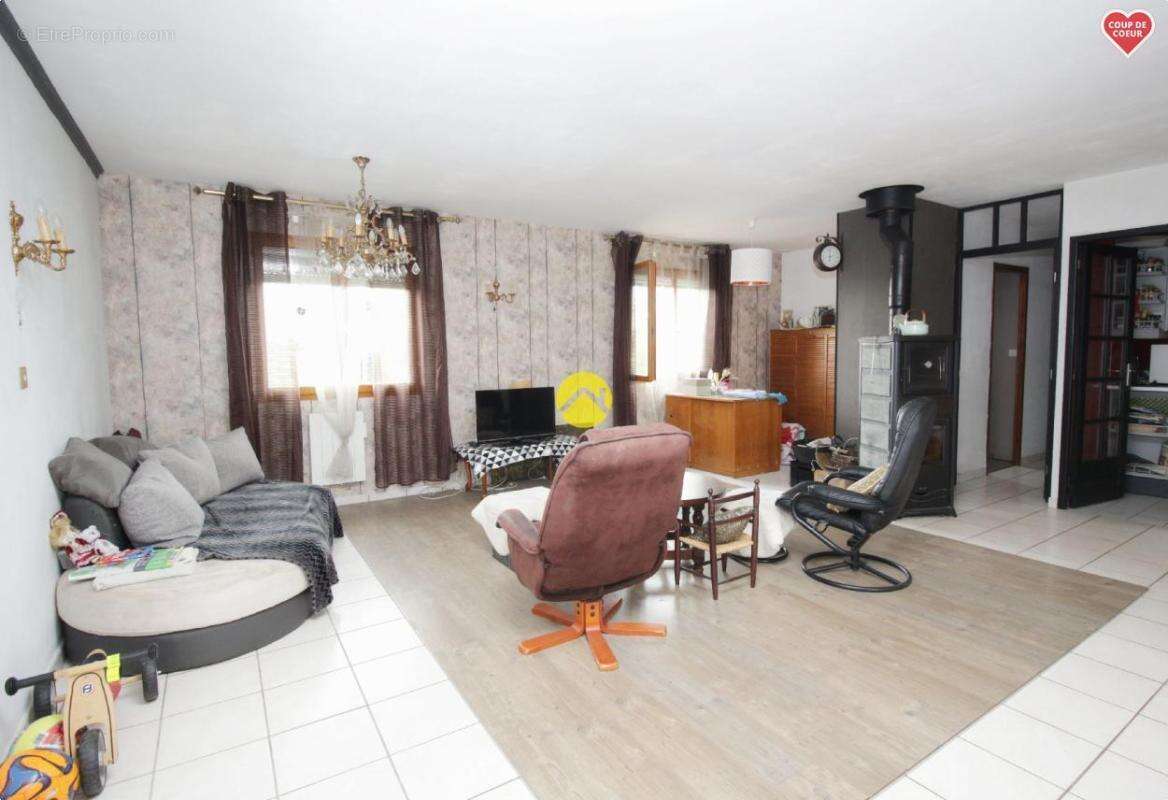 Maison à NERIS-LES-BAINS