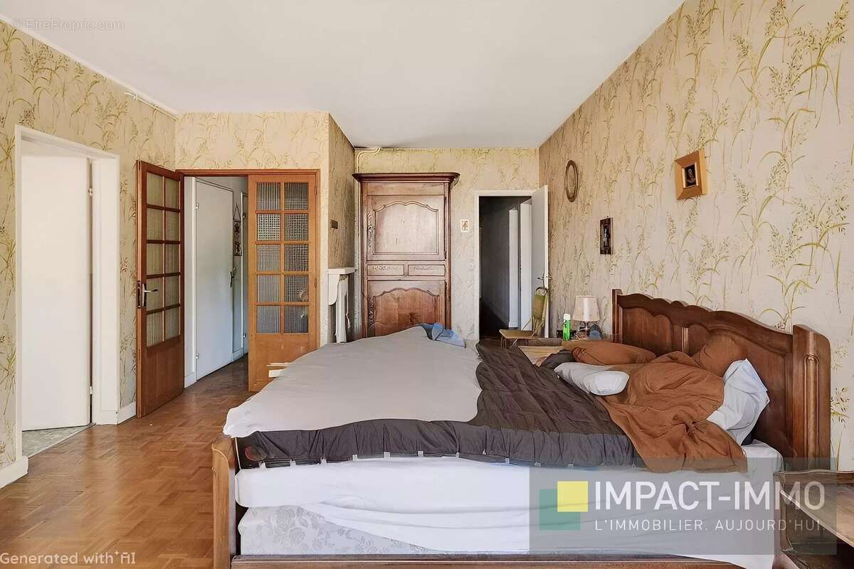 Appartement à COURBEVOIE