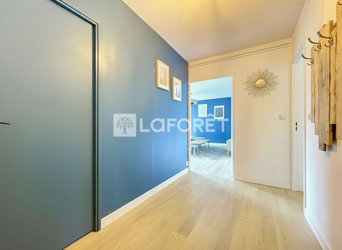 Appartement T5 rénové 4 chambres Brequigny - photo 3