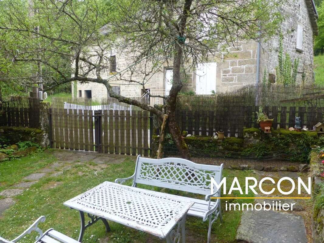 Maison à SAINT-PIERRE-BELLEVUE