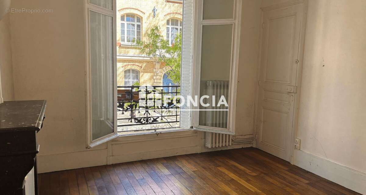 Appartement à PARIS-15E